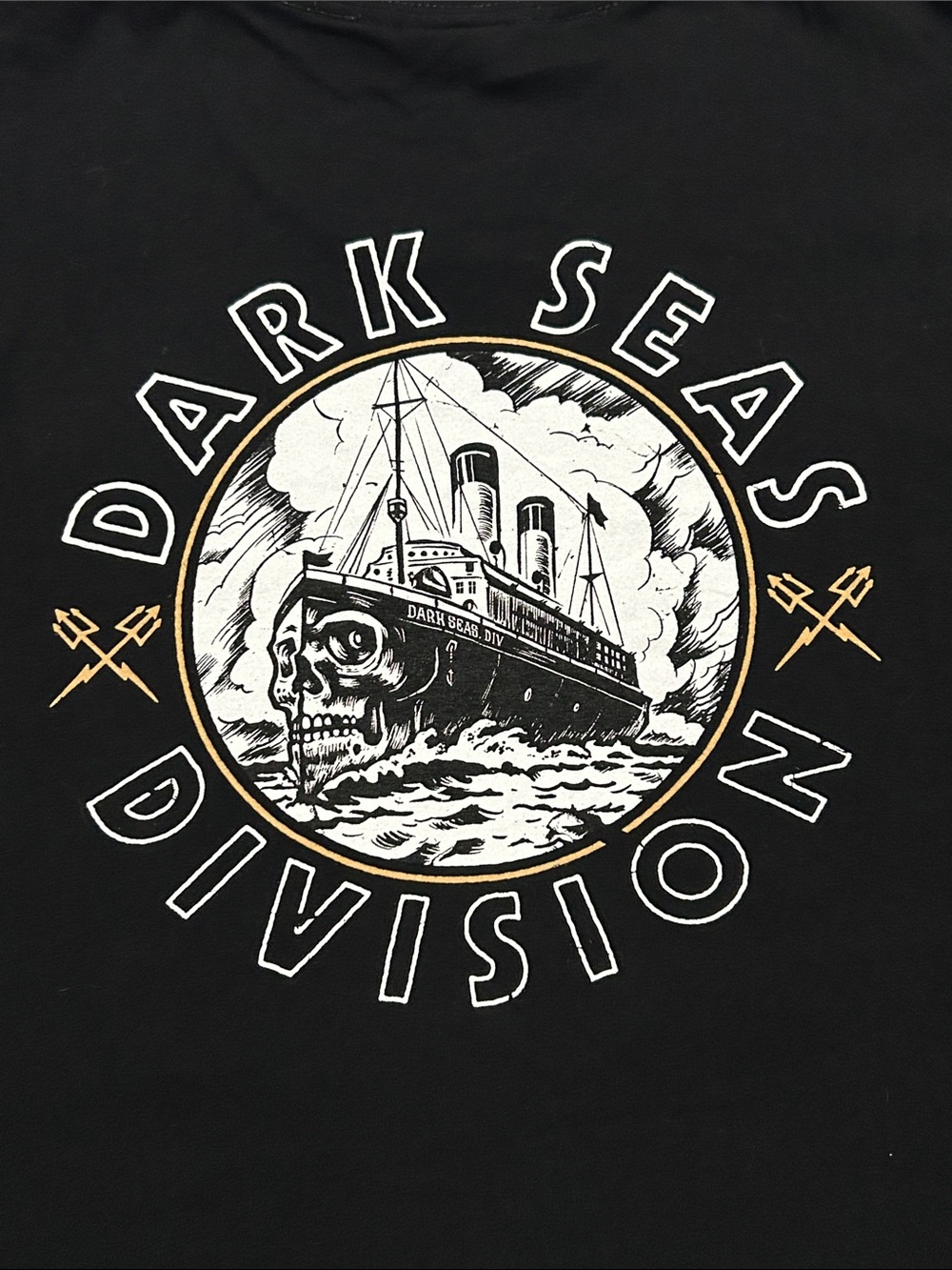 DARK SEAS - Black Men's Graphic Crew Neck T‑Shirt Sz: xxl